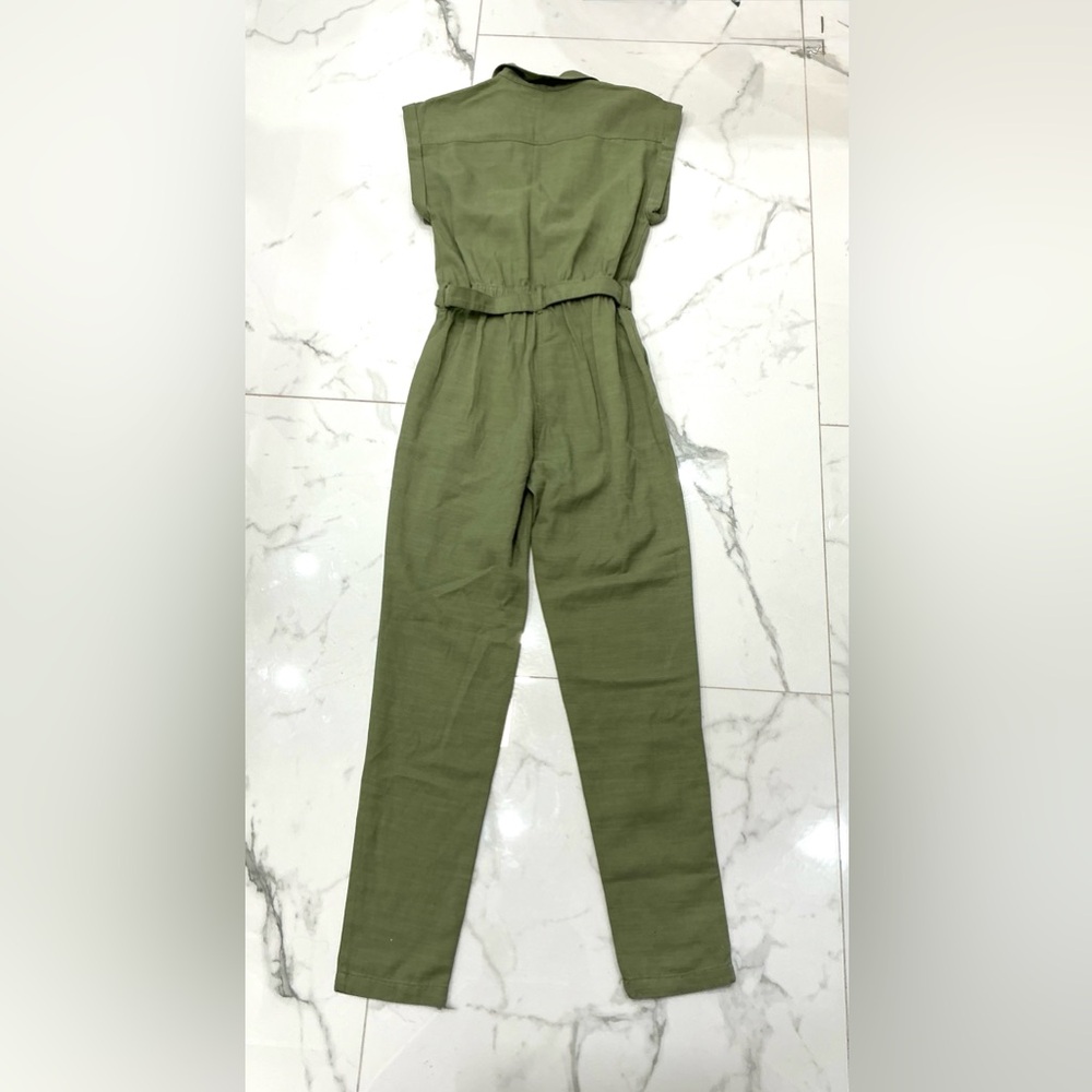 Modern, super comfy stylish jumpsuit 💚💚💚